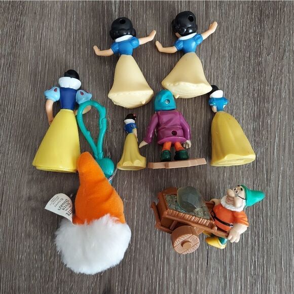 Disney Snow White Toy Figure Bundle - 8 Pieces - Picture 4 of 4
